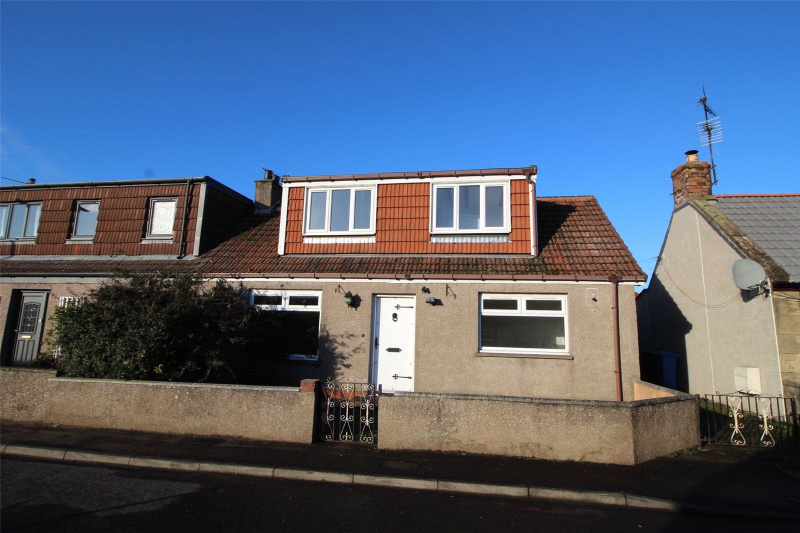 3 bed semidetached house for sale in Kinloch Street, Ladybank, Cupar