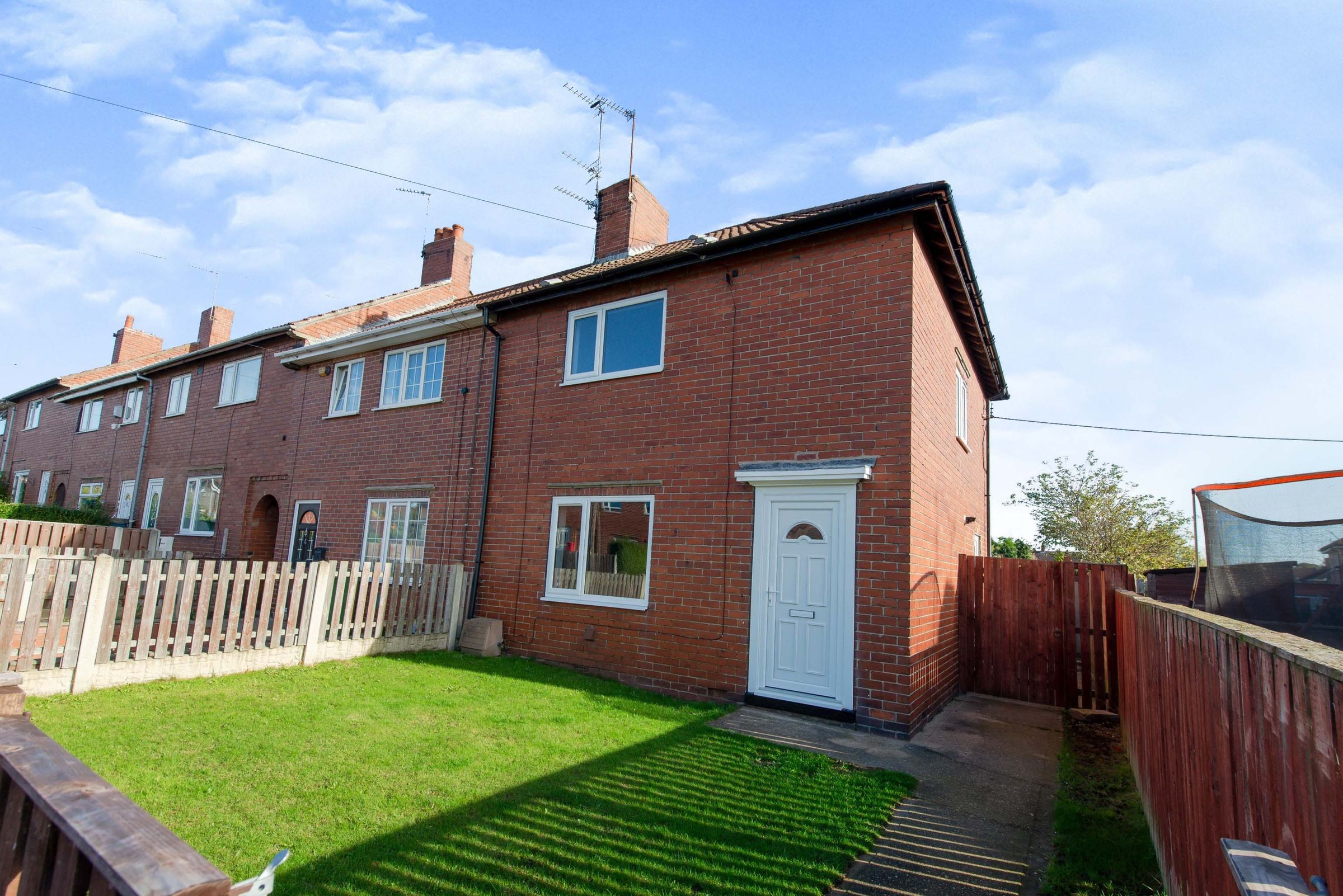 2 bed end terrace house for sale in School Street, Upton, Pontefract