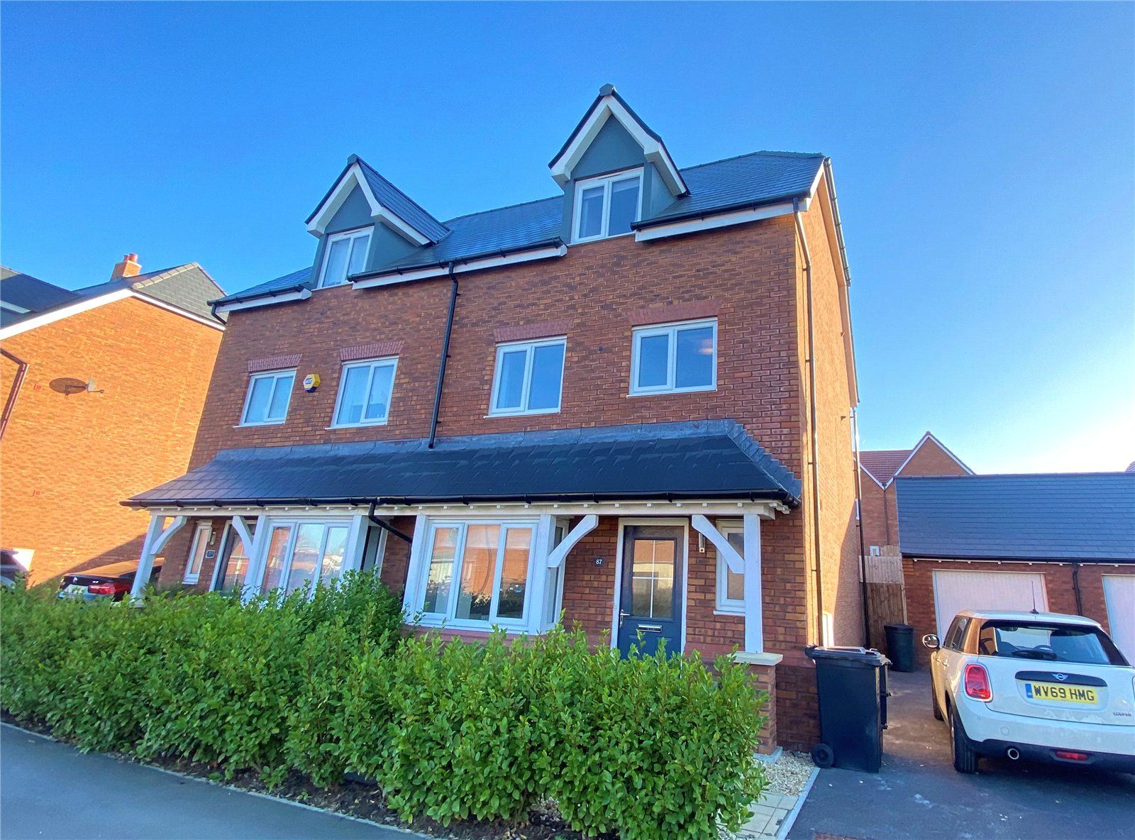 4 bed semidetached house for sale in William Morris Way, Tadpole