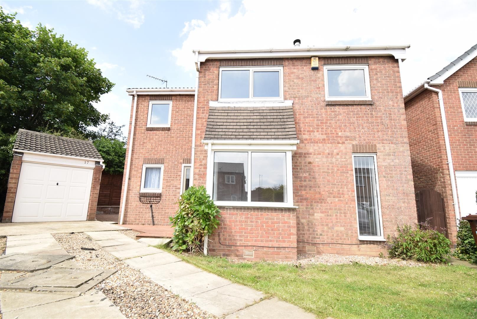 5 bed detached house to rent in Fountains Way, Wakefield WF1 Zoopla
