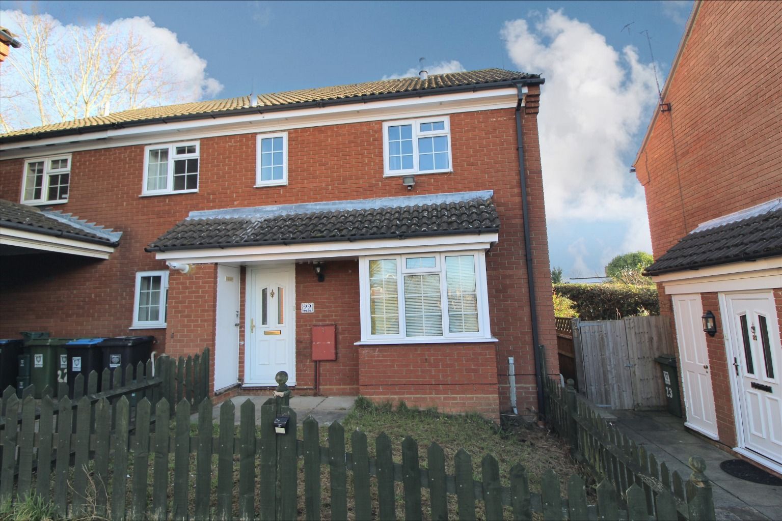 2 bed terraced house to rent in Thistle Close, Hemel Hempstead