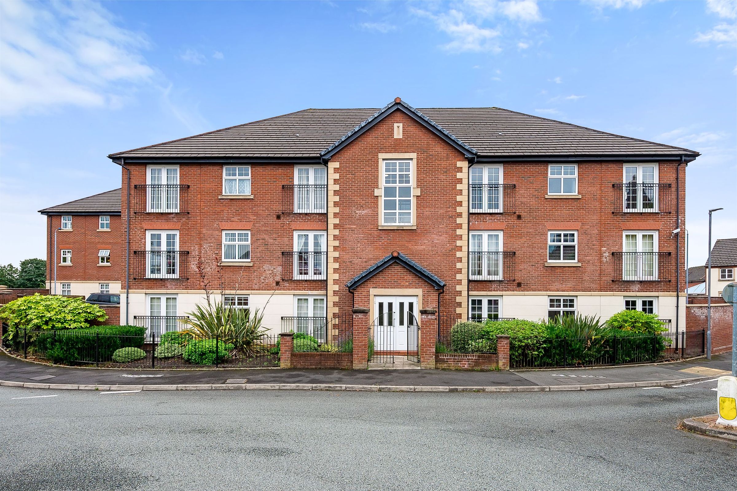 2-bed-flat-for-sale-in-cavan-drive-st-helens-haydock-wa11-zoopla