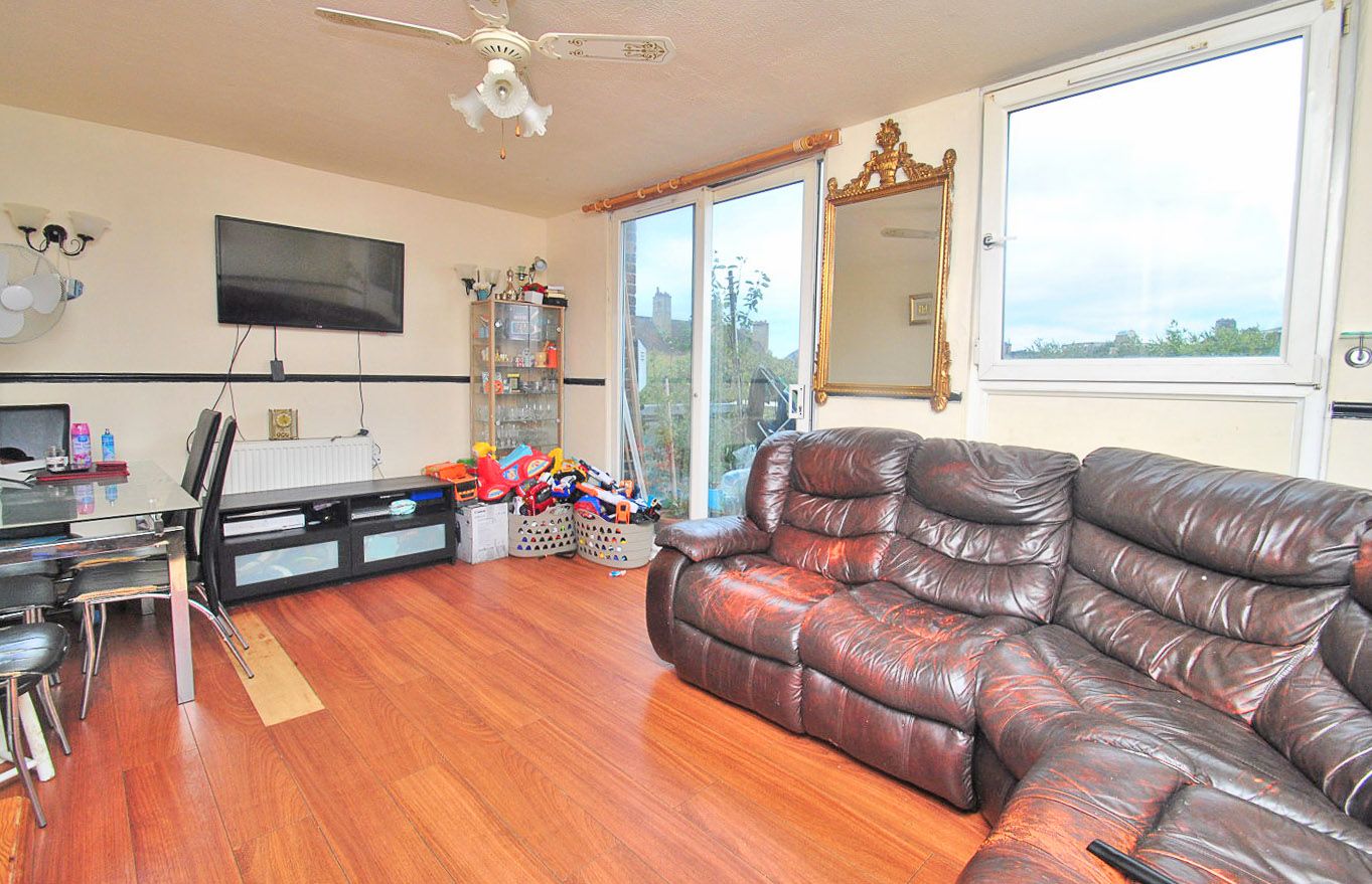 Doughty Court, London E1W  