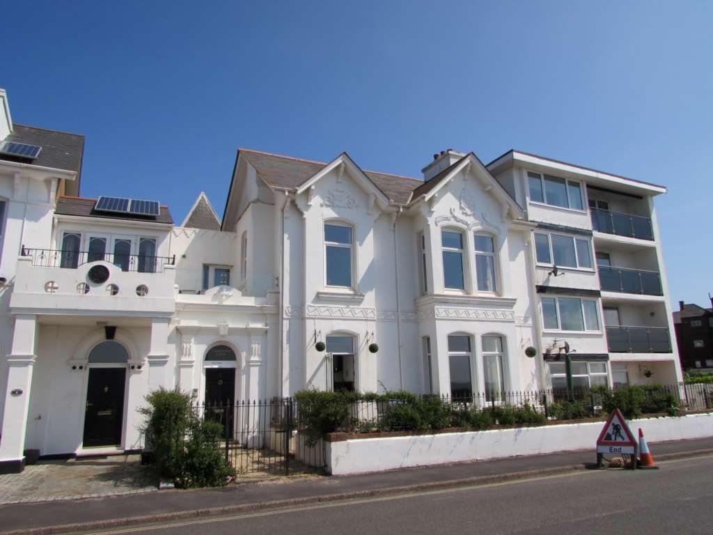 2 bed flat to rent in The Esplanade, Exmouth EX8 Zoopla