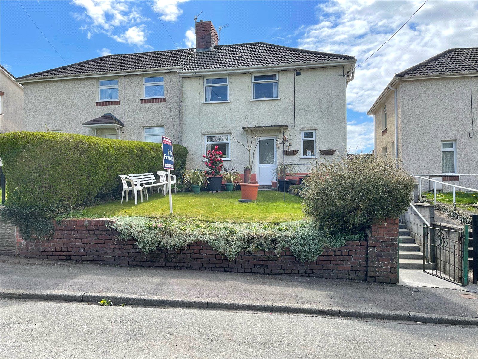 3 bed semidetached house for sale in Heol Hir, Ammanford