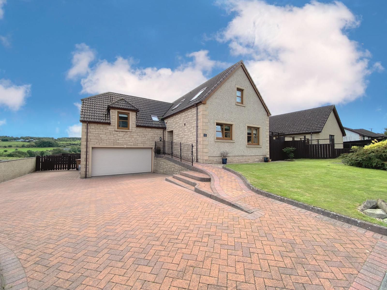 4 bed detached house for sale in Shieldhill Road, Reddingmuirhead FK2