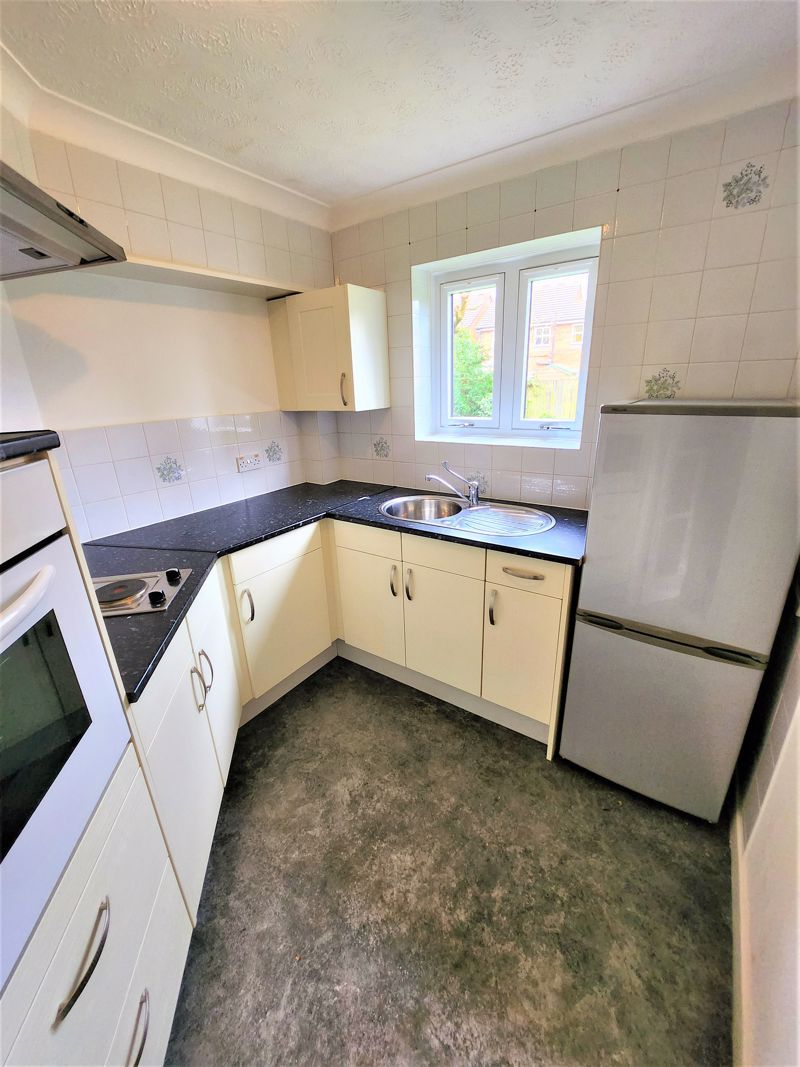 1 bed flat to rent in Belfry Drive, Wollaston, Stourbridge DY8 Zoopla