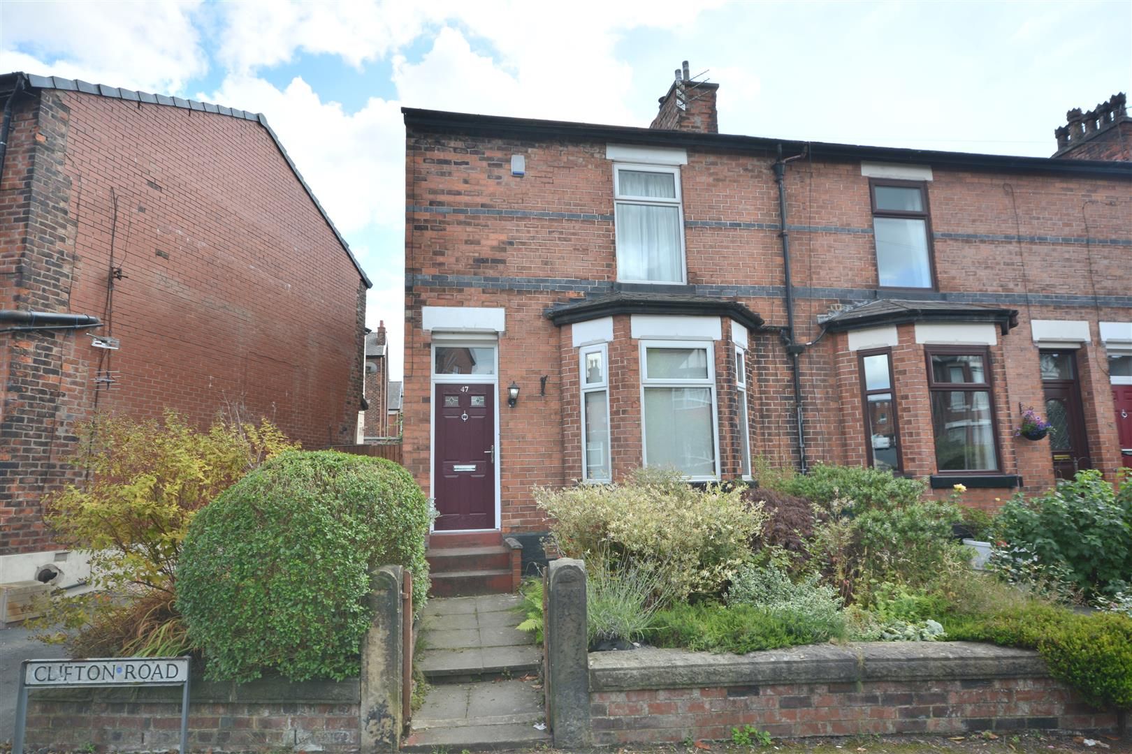 3 bed end terrace house to rent in Clifton Road, Prestwich, Manchester