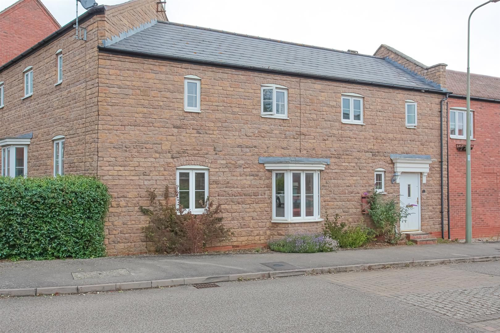 3 bed terraced house for sale in Winter Gardens Way, Banbury OX16 Zoopla