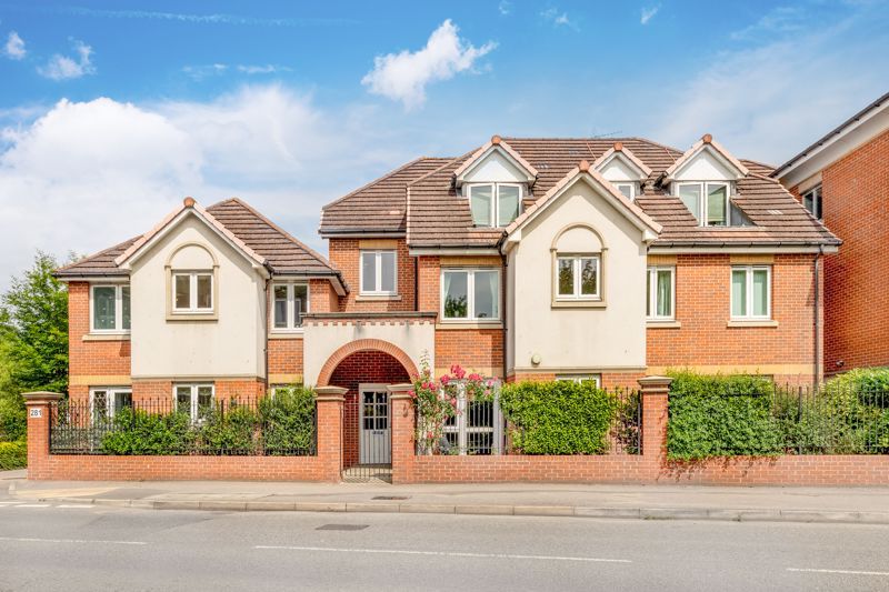 1 bed property for sale in Station Road KT15 Zoopla