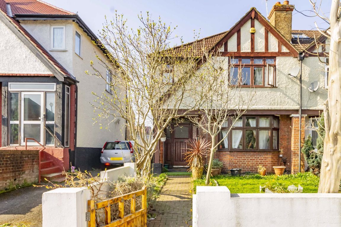 3 bed semidetached house to rent in Greenford Avenue, London W7 Zoopla