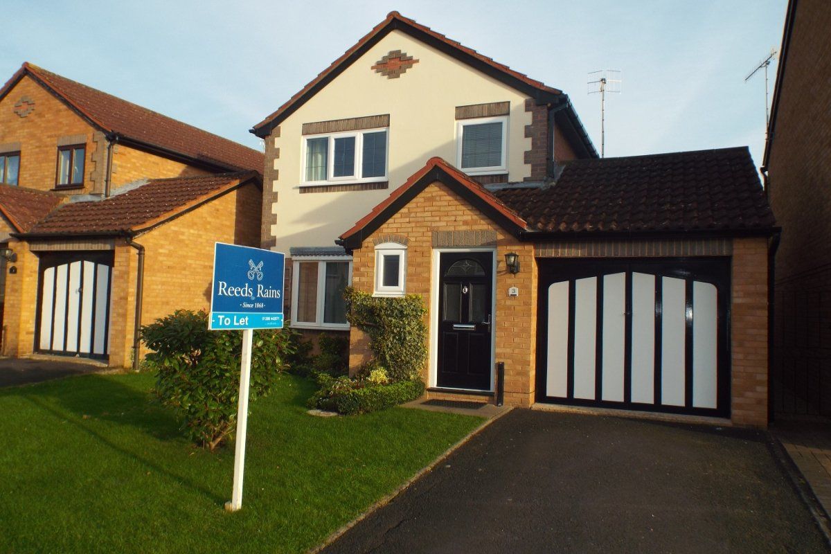 3 bed detached house for sale in St. Philips Drive, Evesham