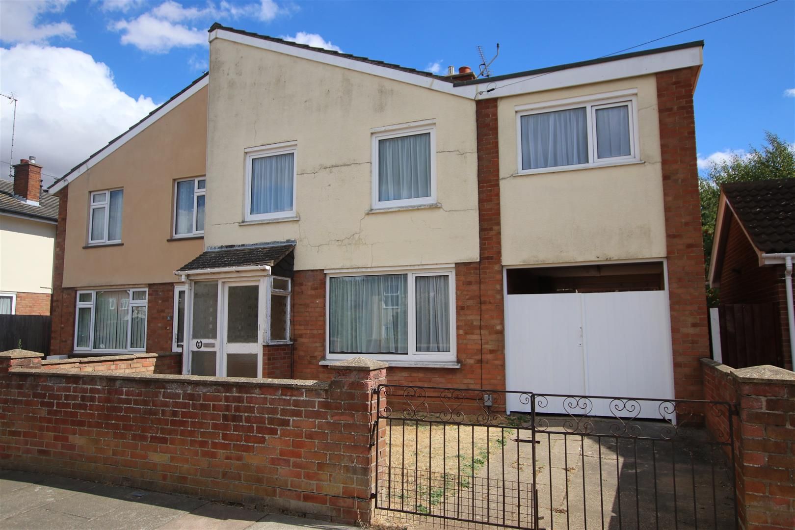 4 bed semidetached house for sale in Lonsdale Close, Ipswich IP4 Zoopla