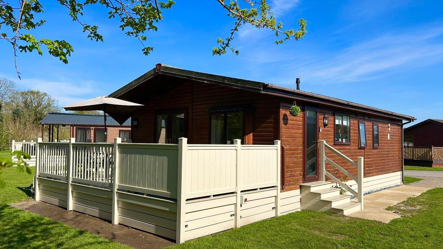 2 bed lodge for sale in Amotherby Lane, Amotherby, Malton YO17 Zoopla