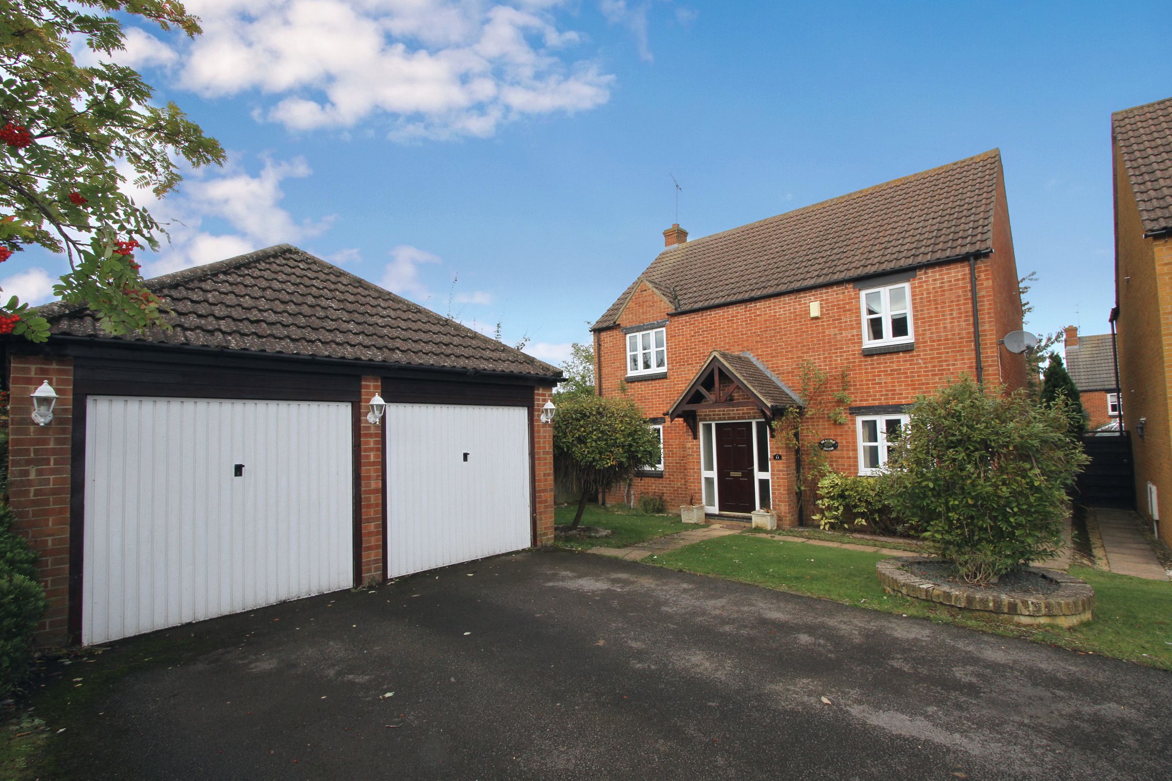 4 bed detached house for sale in Warkworth Close, Banbury OX16 Zoopla