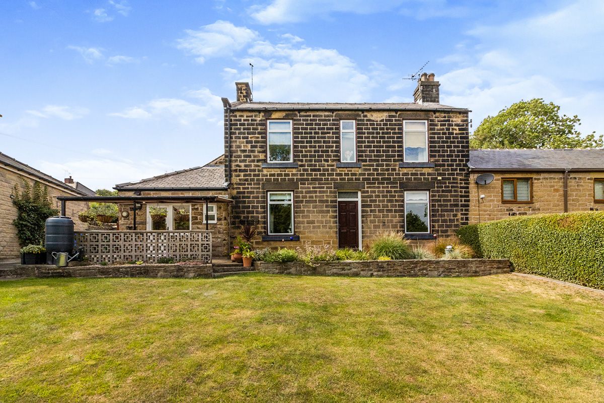 2 bed semidetached house for sale in Penistone Road, Grenoside