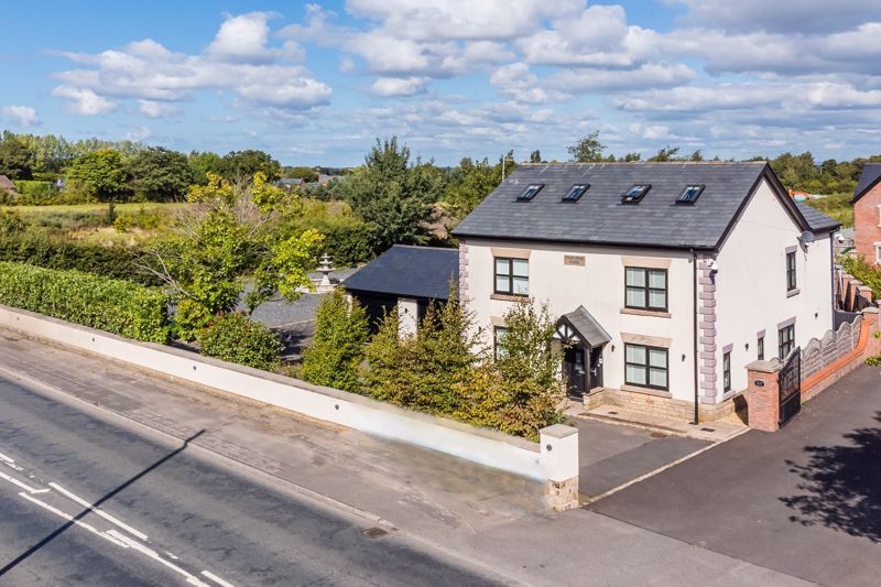 7 bed detached house for sale in Lowry Hill Lane, Lathom, Ormskirk L40