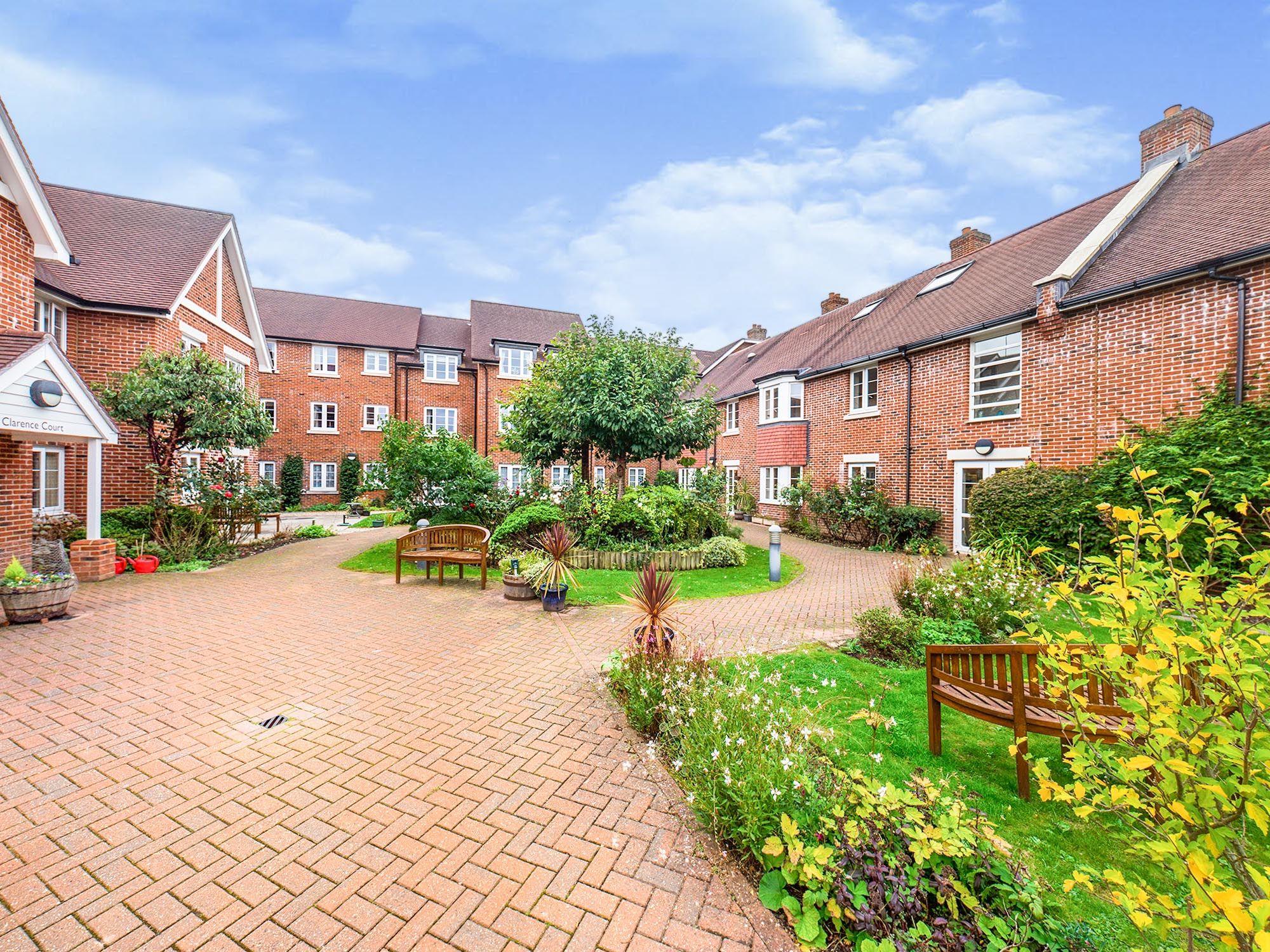2 bed property for sale in Brighton Road, Horsham RH13 Zoopla
