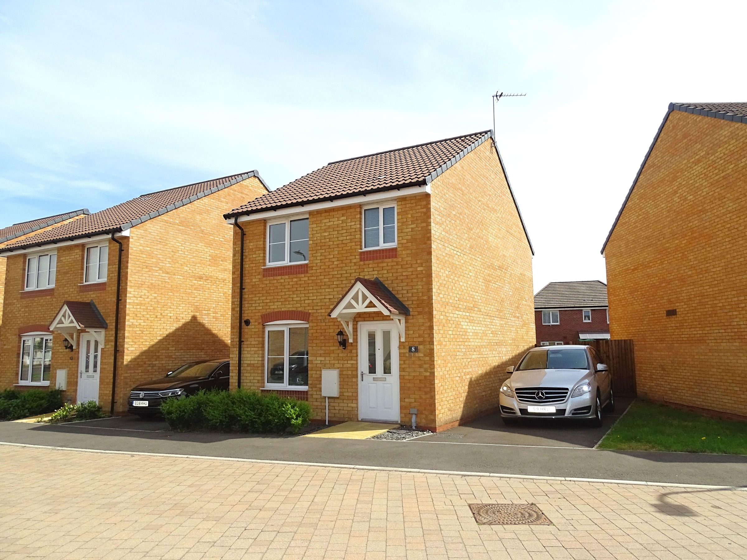3 bed property to rent in Spitfire Road, Tregwilym Gate, Rogerstone