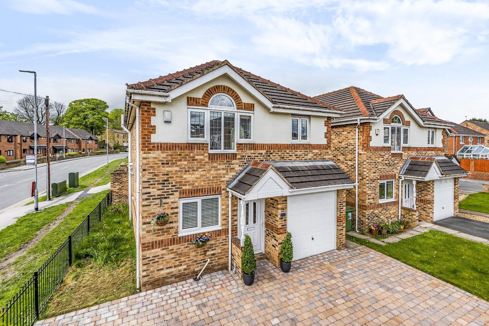 4 bed detached house for sale in Fulneck Court, Pudsey, West Yorkshire