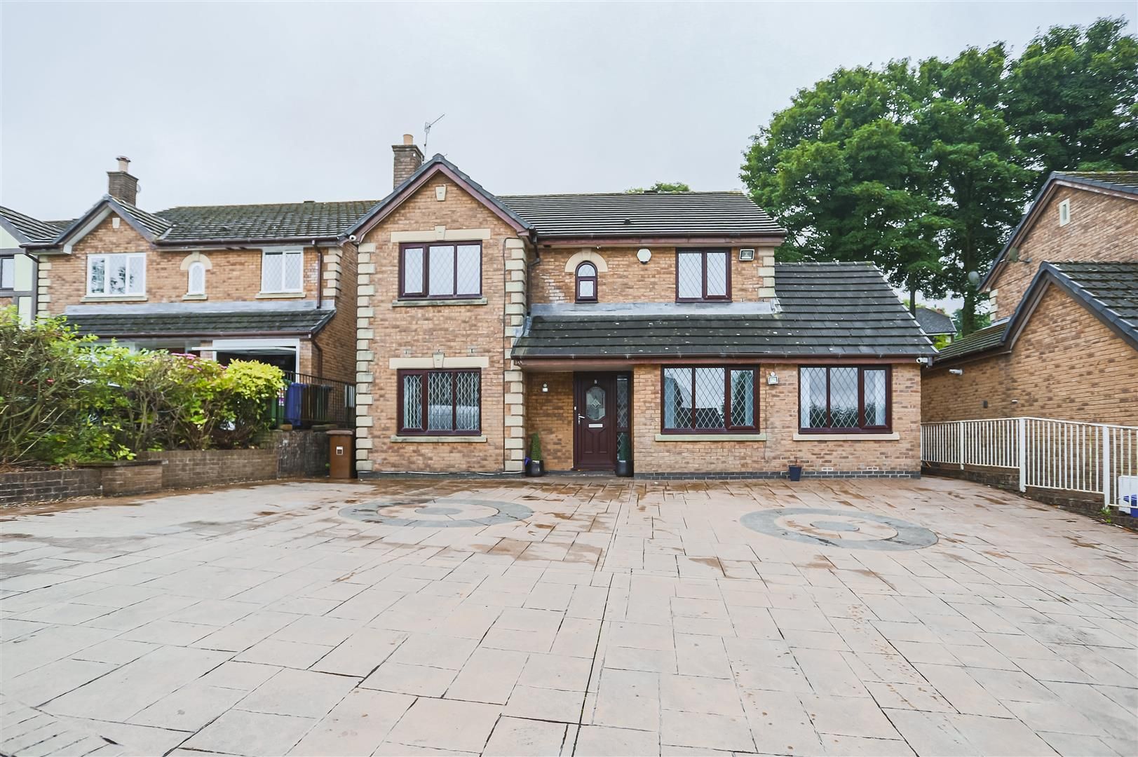 6 bed detached house for sale in Hillsborough Avenue, Brierfield