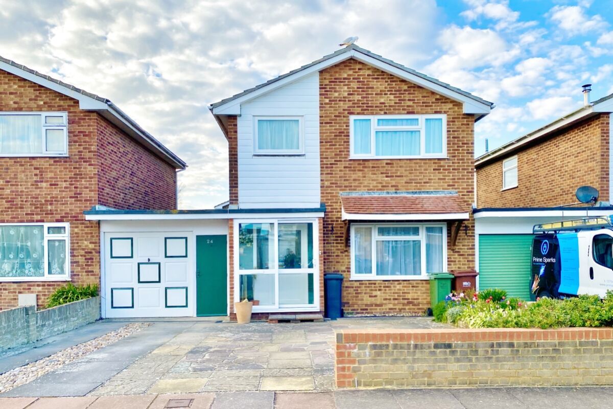 3 bed detached house for sale in Frobisher Close, Eastbourne BN23 Zoopla