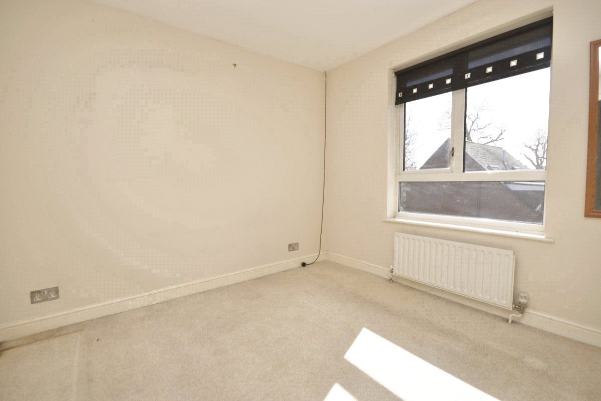 2 bed terraced house to rent in Spur Close, Abbots Langley