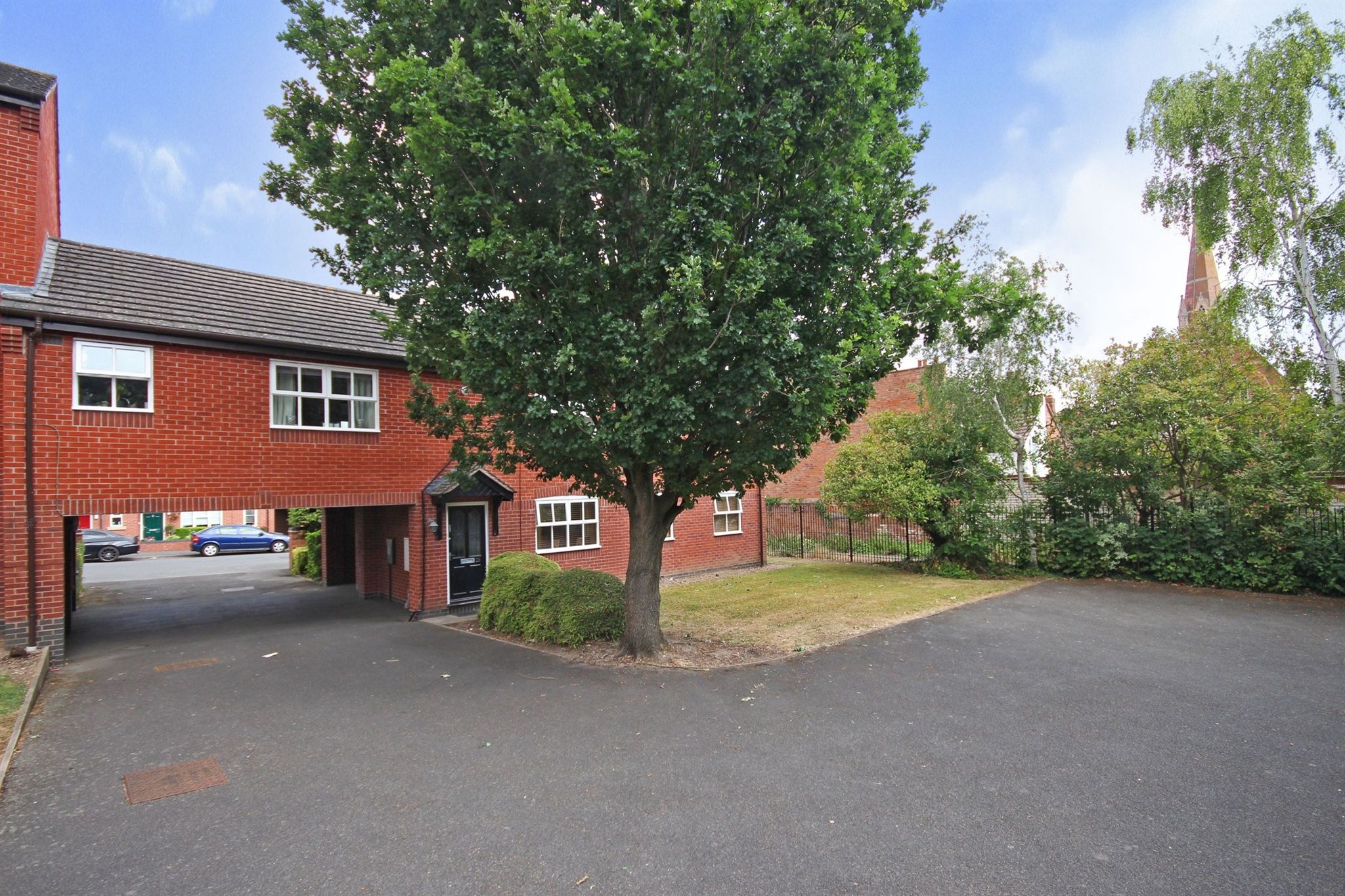 1 bed flat for sale in Yew Tree Court, Tachbrook Street, Leamington Spa