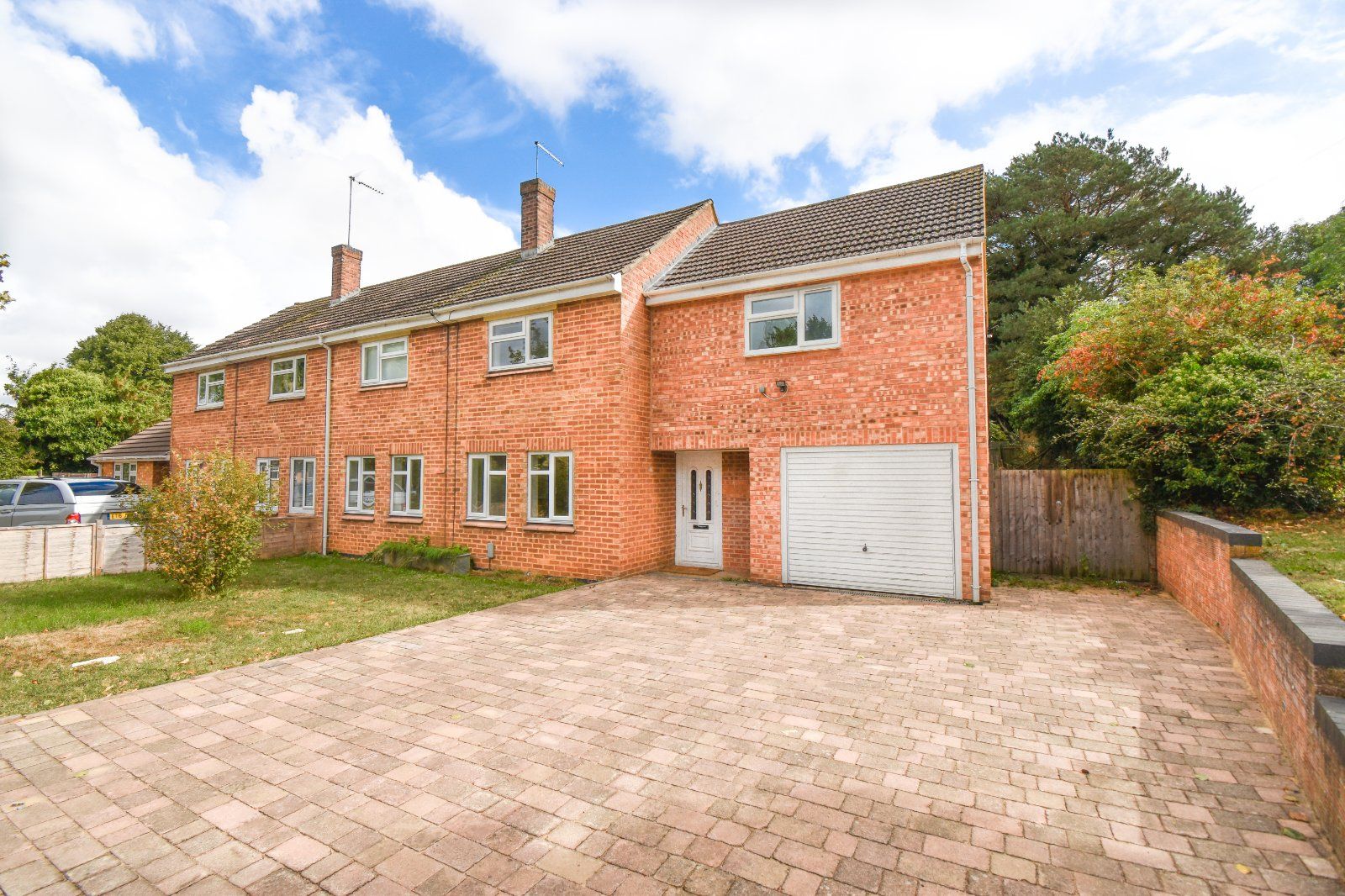 5 bed detached house to rent in Church Close, Milton Malsor