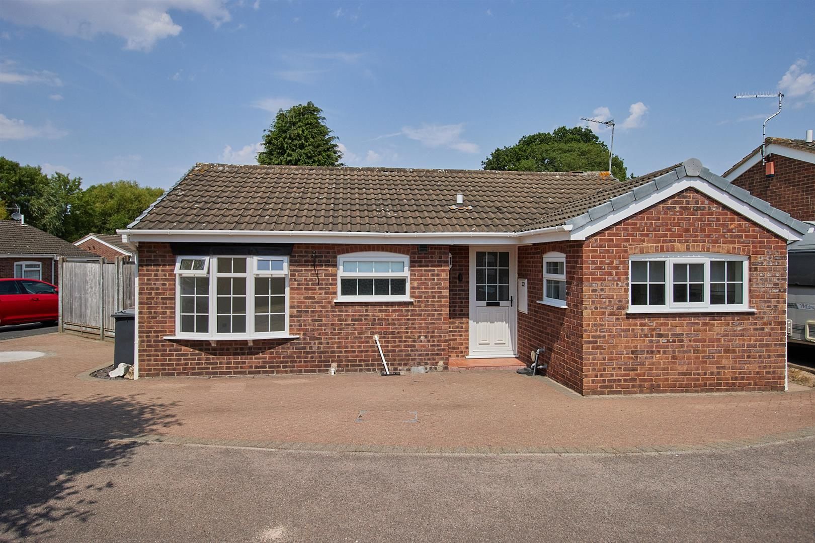 2 bed detached bungalow for sale in Kerry Close, Barwell, Leicester LE9