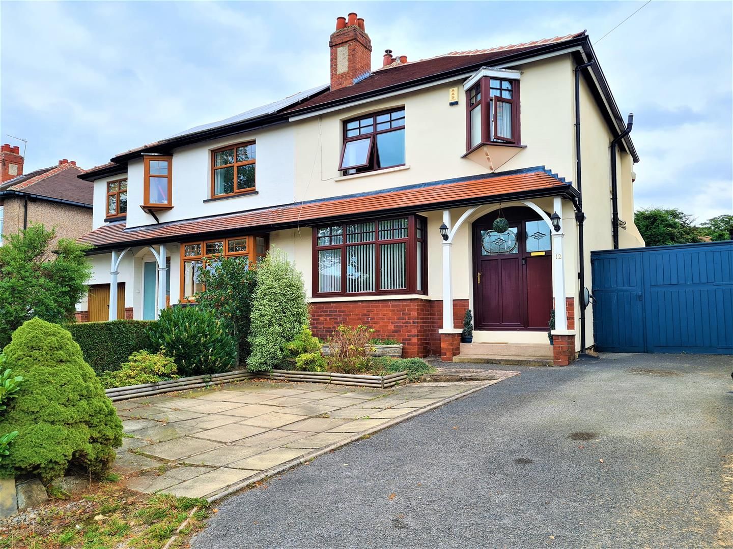 3 bed semidetached house for sale in Milnthorpe Crescent, Sandal