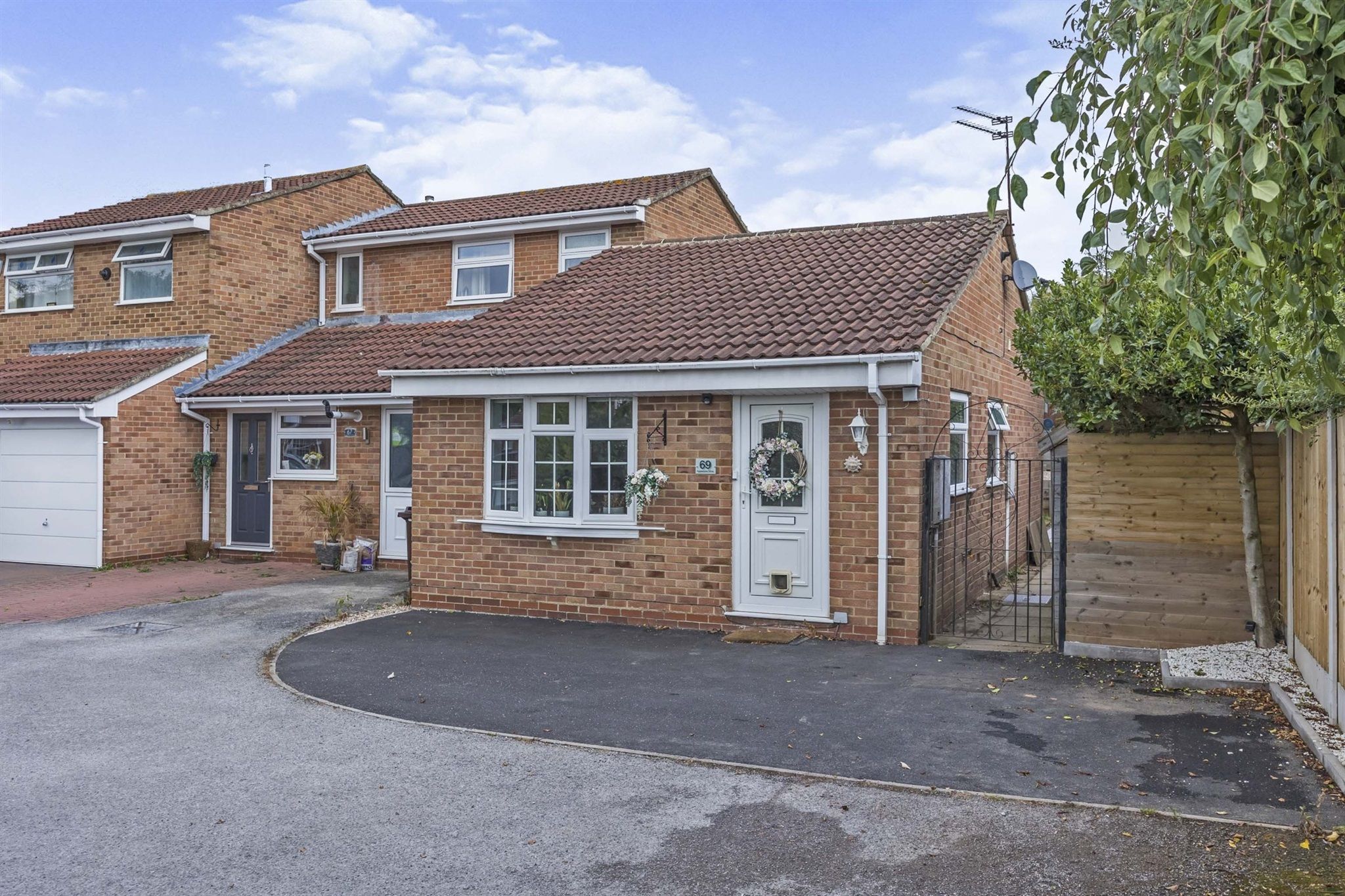 2 bed semidetached bungalow for sale in Appledore Drive, Oakwood