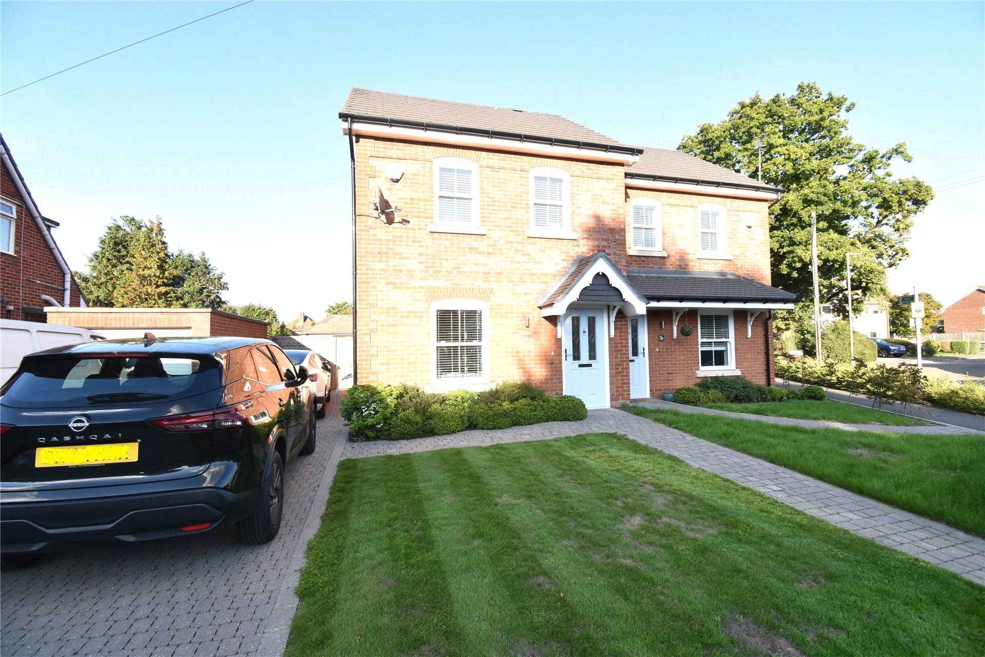 4 bed semidetached house to rent in Robert Way, Mytchett, Camberley