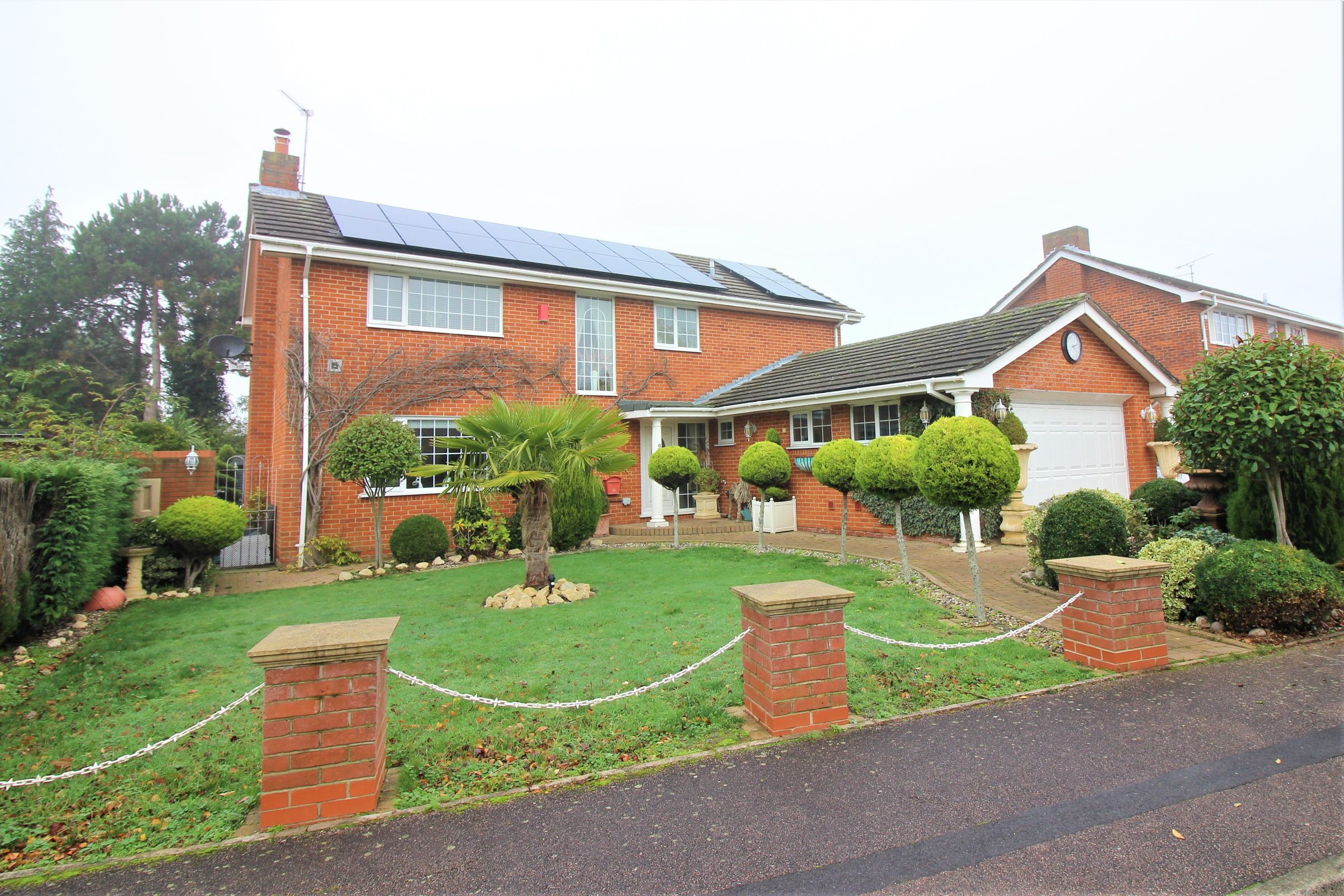 4 bed detached house for sale in Sutton Acres, Little Hallingbury