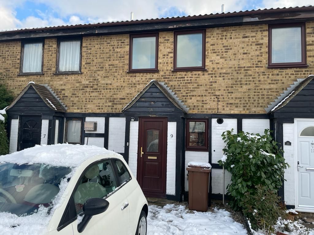 2 bed terraced house to rent in Lamplighters Close, Hempstead