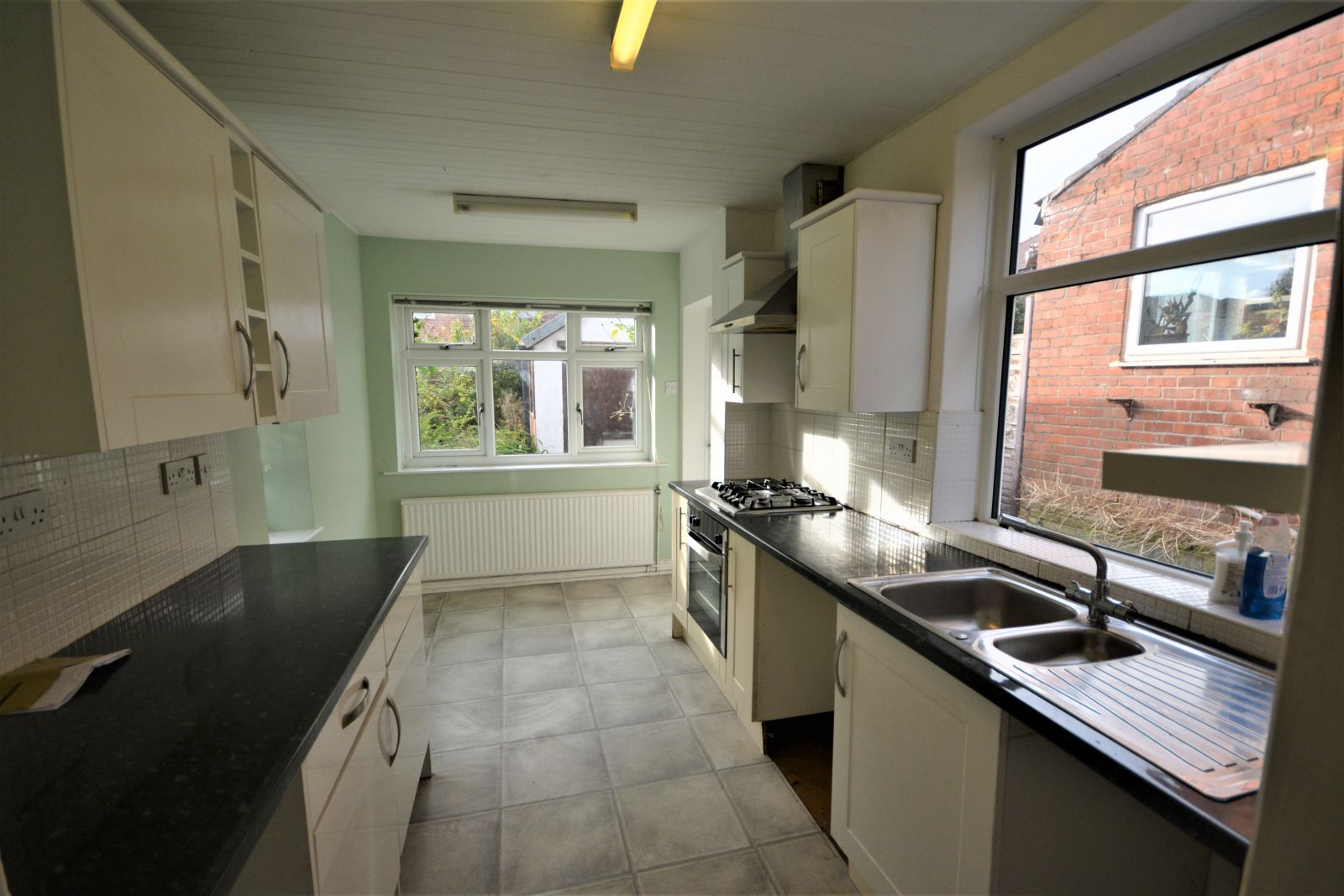 3 bed semidetached house for sale in Pine Avenue, Whitefield