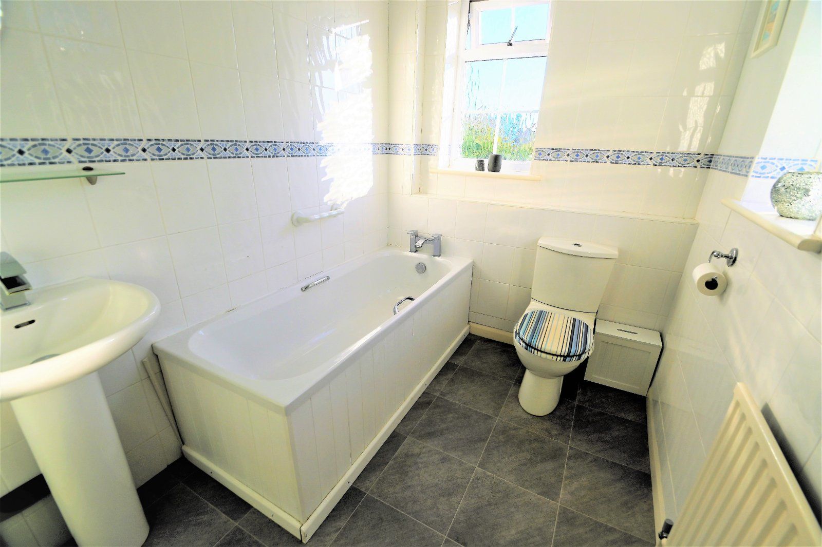 4 bed detached house for sale in Haynes Close, Langley, Berkshire SL3