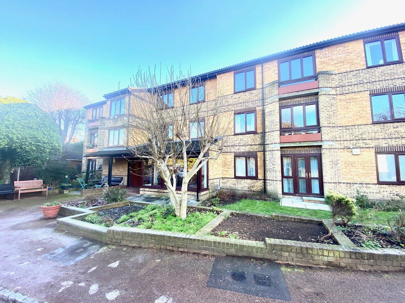 1 bed flat for sale in Cambridge Road, London E11 Zoopla