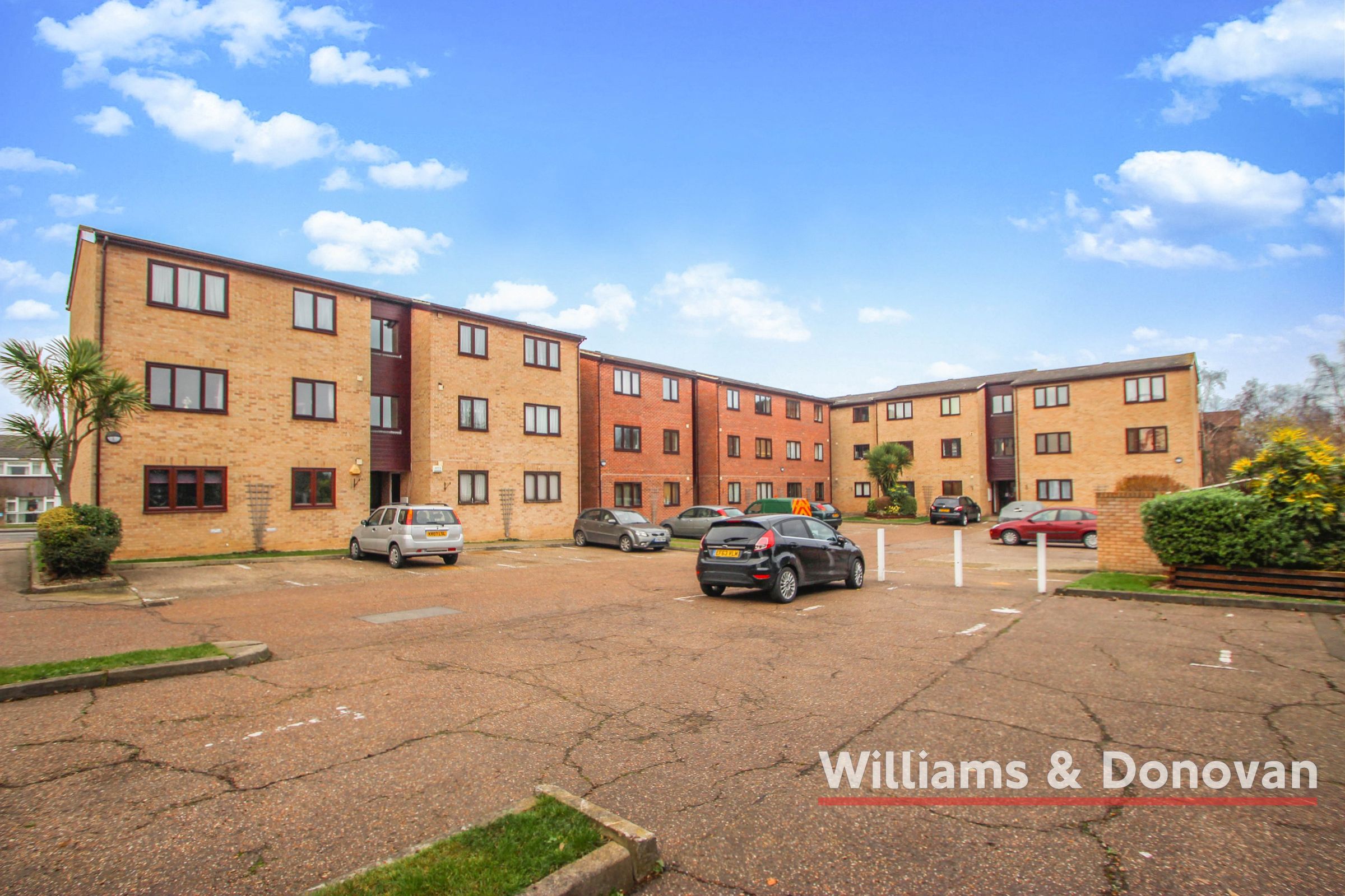 2 bed flat for sale in High Road, Vange, Basildon SS16 Zoopla