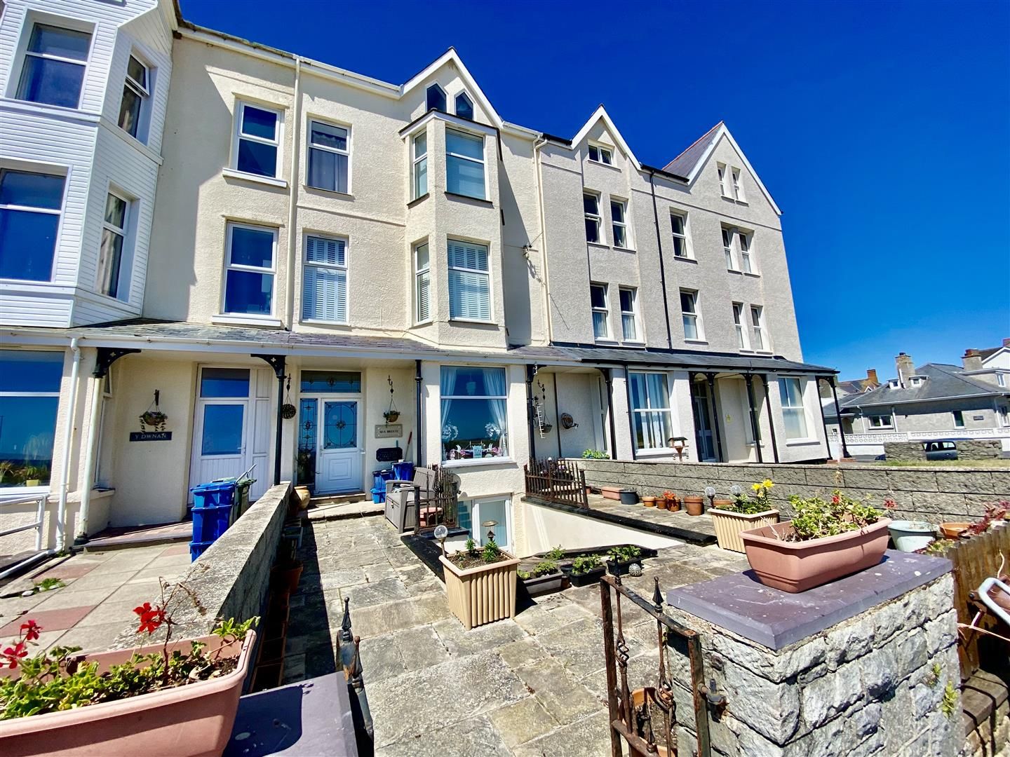 2 bed flat for sale in Victoria Parade, Pwllheli LL53 Zoopla