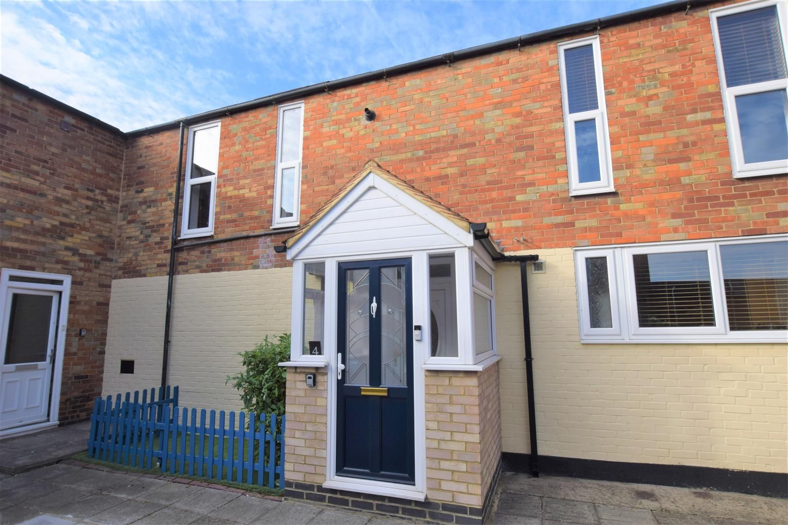 4 bed terraced house for sale in Helmore Court, Helmores, Laindon, Basildon SS15 Zoopla