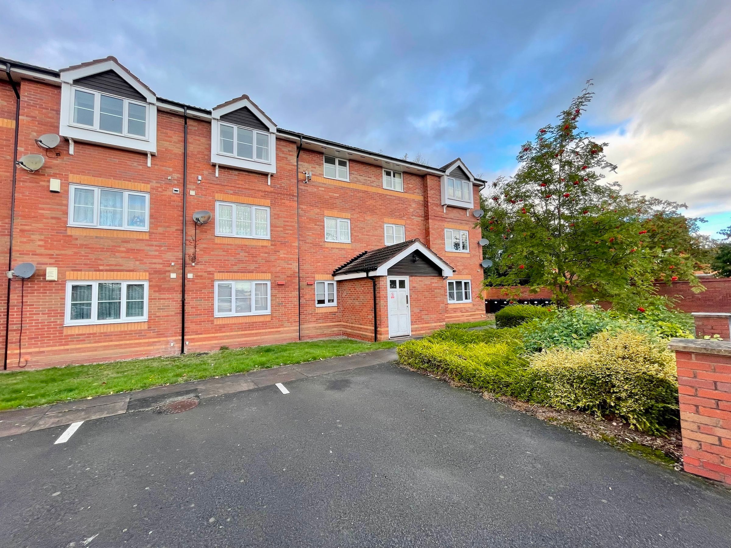 2 bed flat for sale in Morville Croft, Bilston WV14 Zoopla