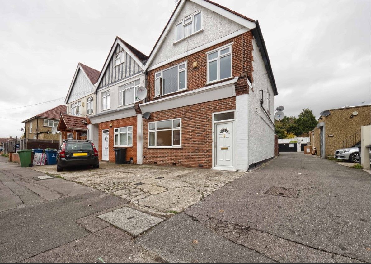 3 bed to rent in Canada Park Parade, Columbia Avenue