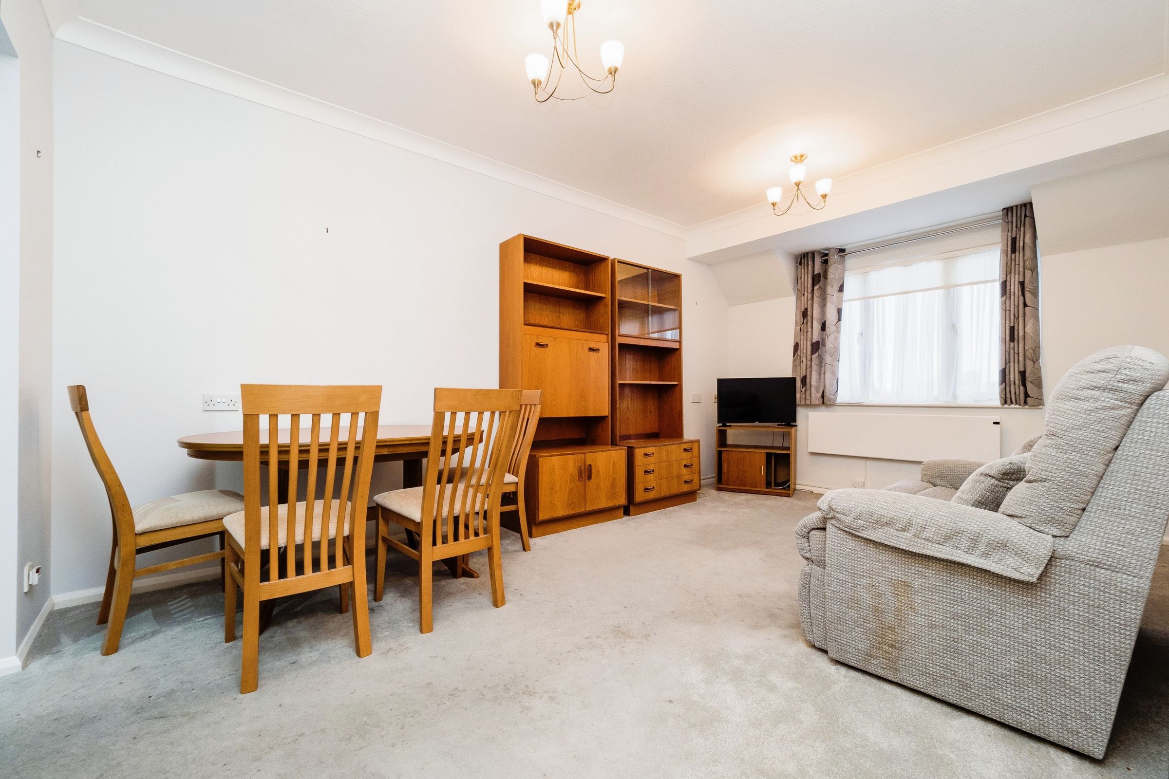 1 bed flat for sale in Limewood Court, Beehive Lane, Ilford IG4 Zoopla