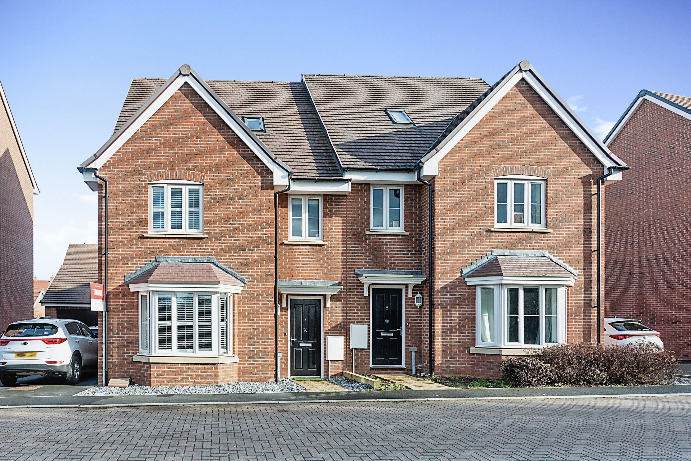 5 bed semidetached house for sale in Trinidad Grove, Newton Leys