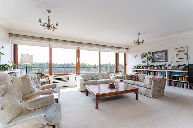 The Penthouse, Broadlands Lodge, Broadlands Road, Highgate Village N6  