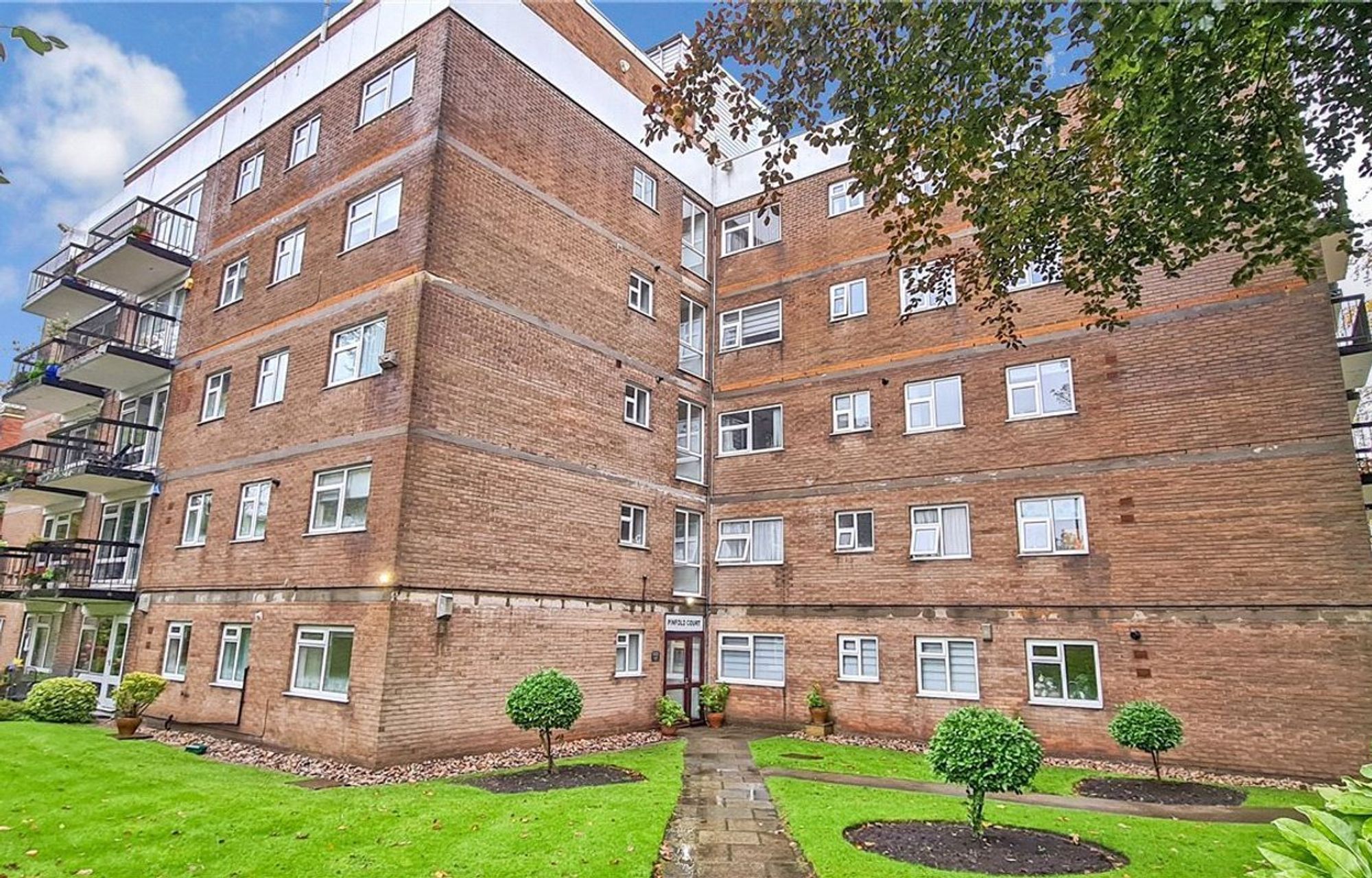 2 bed flat for sale in Pinfold Court, Whitefield M45 Zoopla