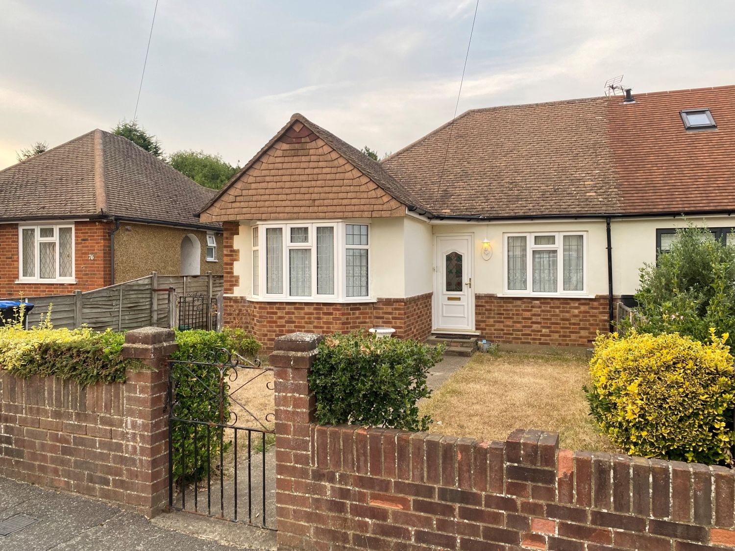 3 bed semidetached bungalow for sale in Grange Road, New Haw