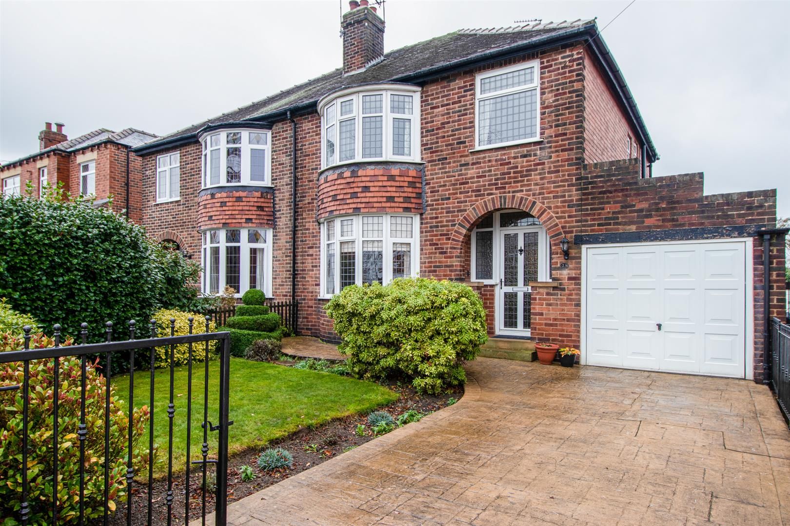 3 bed semidetached house for sale in Queens Drive, Ossett WF5 Zoopla