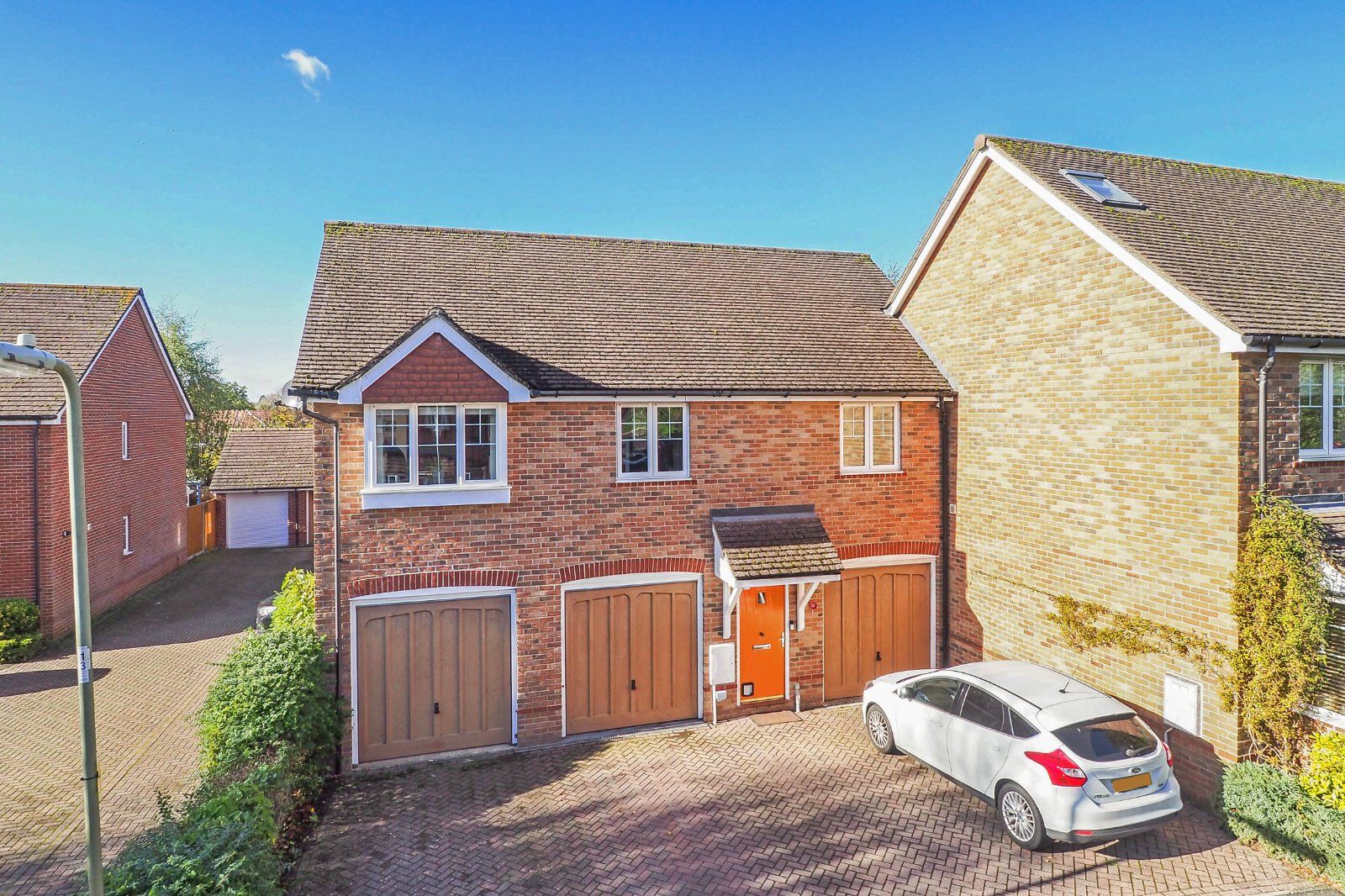 2 bed flat for sale in Lark Rise, Liphook, Hampshire GU30 Zoopla